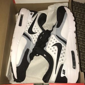 Nike Air Max Zero Essential